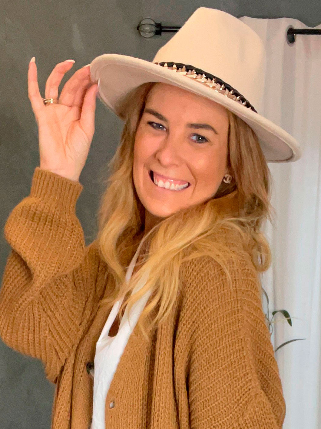 Makena - Hat med guldkæde